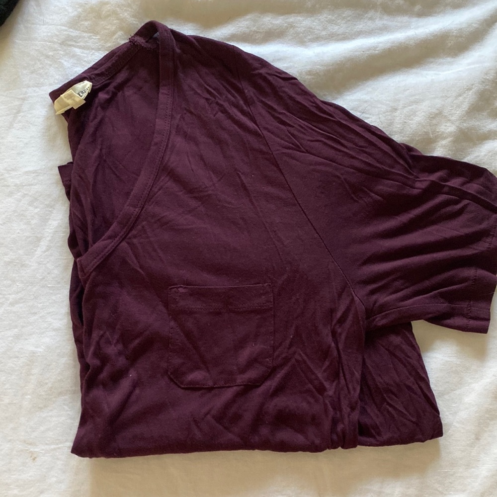 Aritzia t shirt